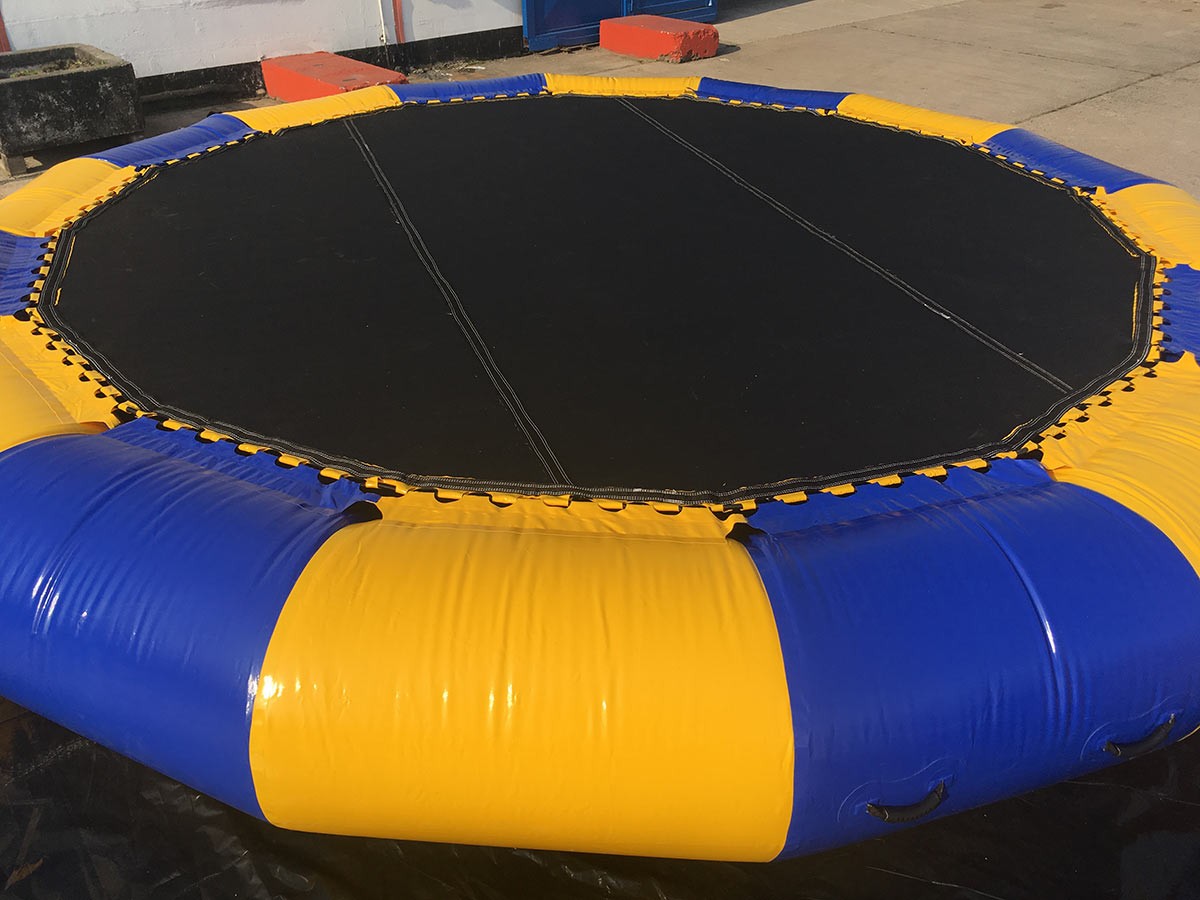 WASSERSPIELE Little Trampolin auf Bestellung auch mit Ihrem Logo bedruckt kaufen HUPFBURG HERSTELLER und Verkauf